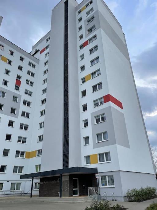 Max Appartements Neubrandenburg Bagian luar foto