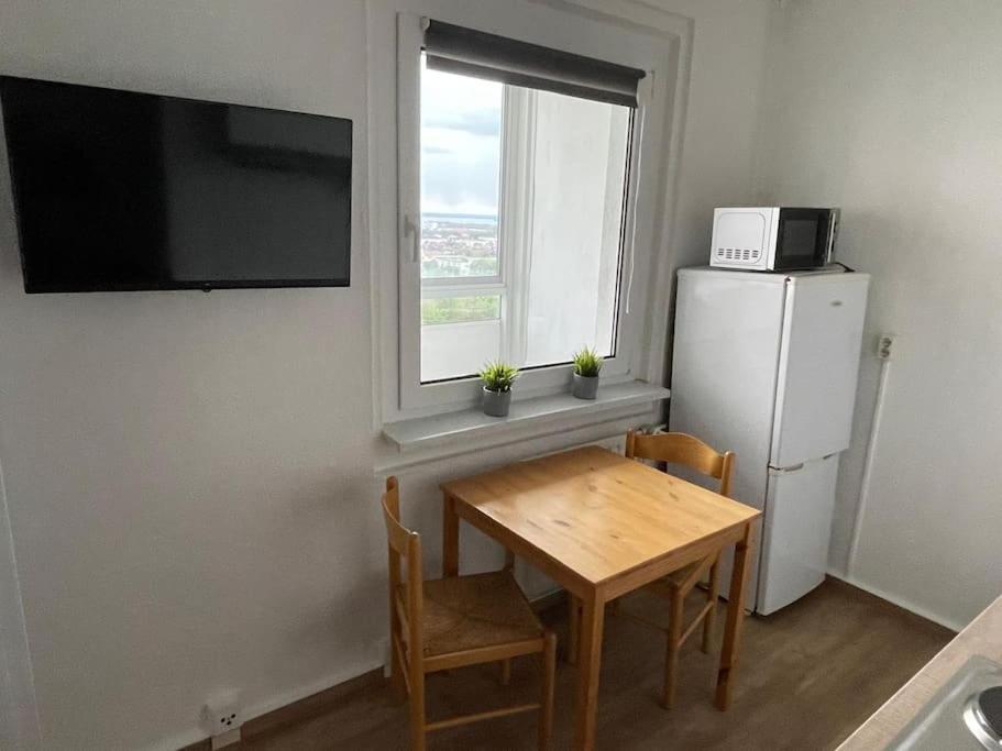 Max Appartements Neubrandenburg Bagian luar foto