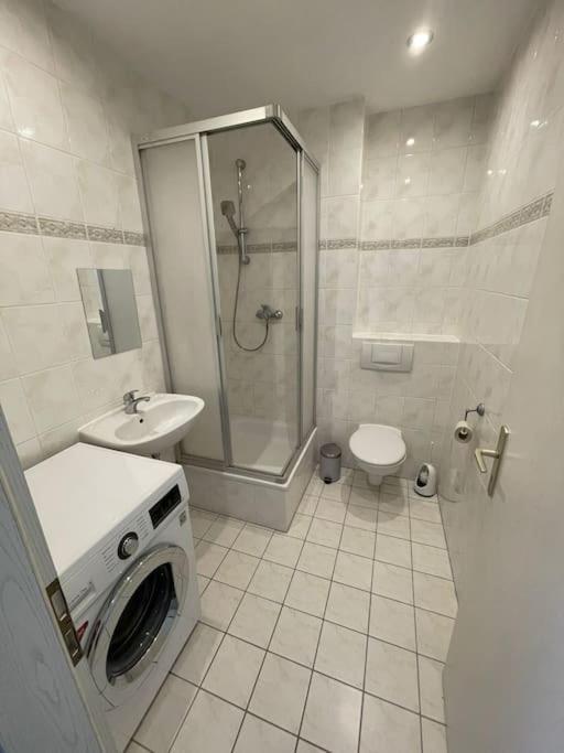 Max Appartements Neubrandenburg Bagian luar foto